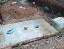 Bangun WC Tanpa Dinding, Dinas Cikataru Deli Serdang Dipertanyakan Warga