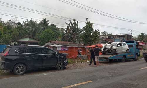 Kecelakaan di Dharmasraya, Penumpang Mobil Luka-luka