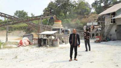 Anggota DPRD Kota Solok Tinjau Lokasi Stone Cruiser yang Diduga Tidak Memiliki Izin